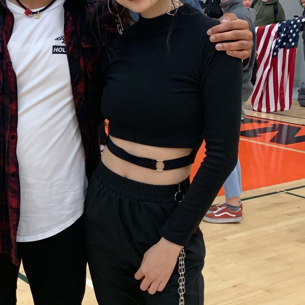 Cropped cut out top